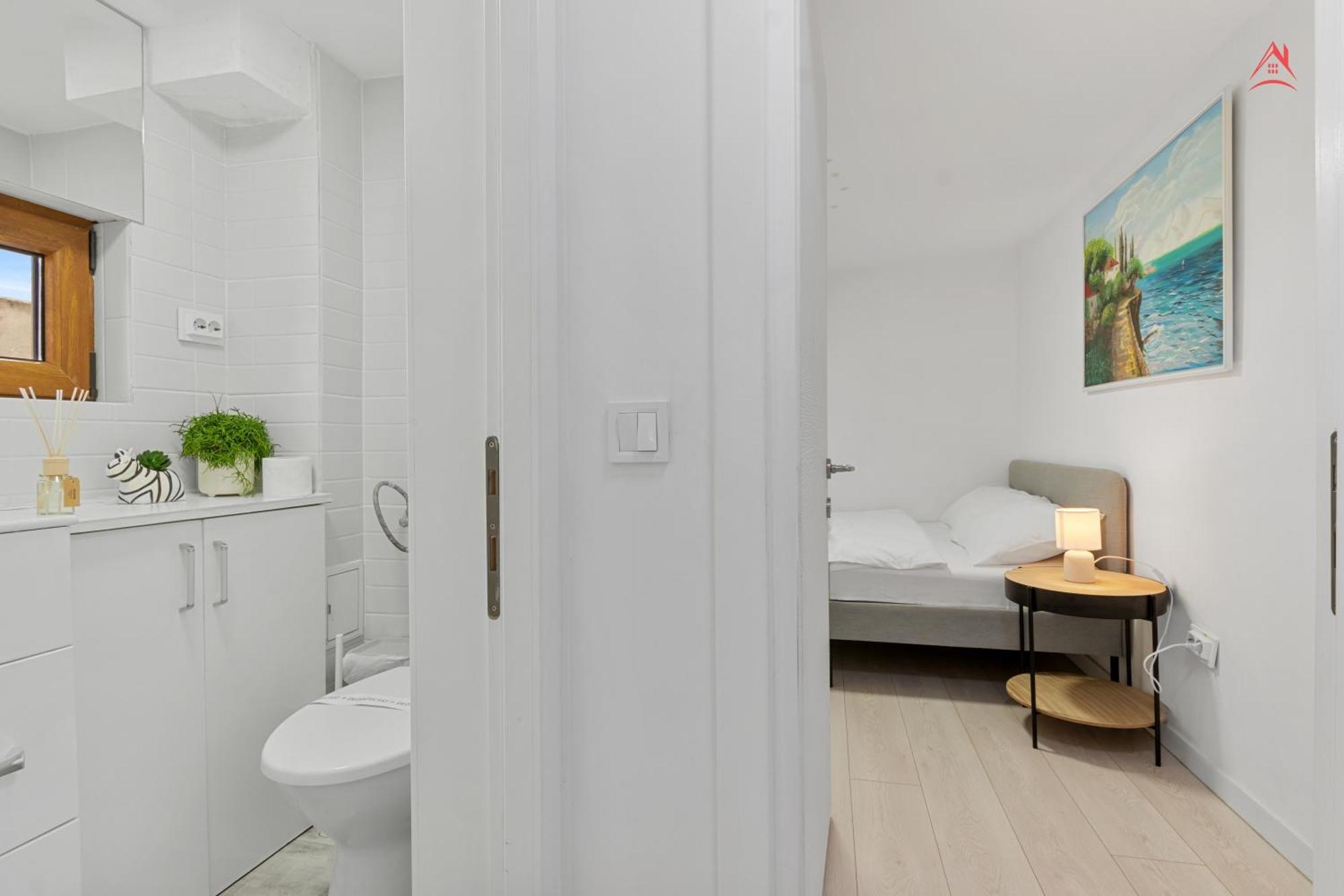 Central Town Cosy Apartment Bucharest Exterior photo